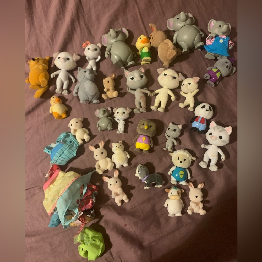 Calico Critters and Lil Woodzie pets
